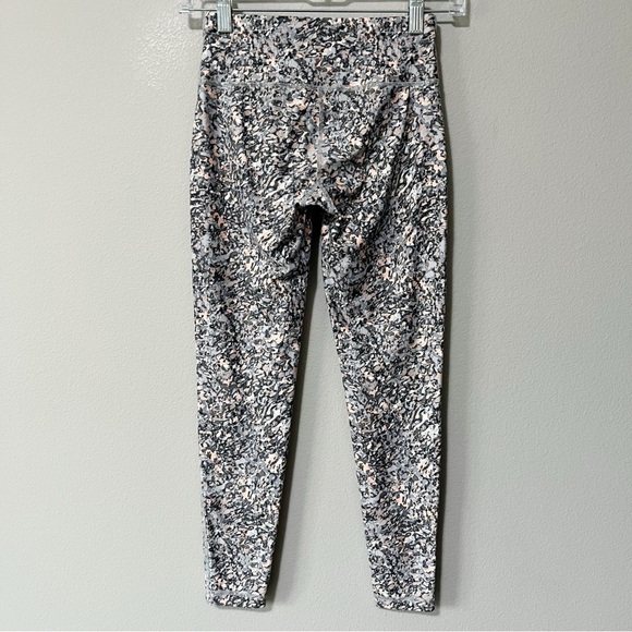 Sweaty Betty All Day Contour 7/8 Length Athletic Leggings Grey Pebble Print XXS - Picture 7 of 12